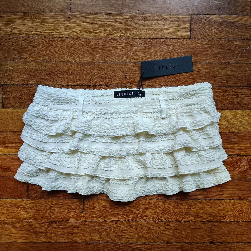 SOLD LIONESS Match Point Ruffle Mini Skort in Porcelain Cream Off White Sz Small - Picture 2 of 7